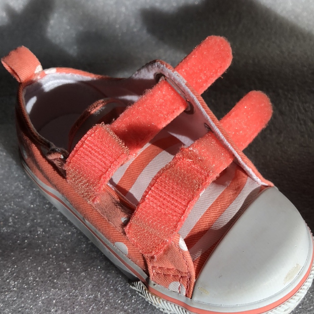 Gymboree baby sneakers sz 6 mo, orange sherbet w/ white polkadots, Velcro close - Picture 5 of 10